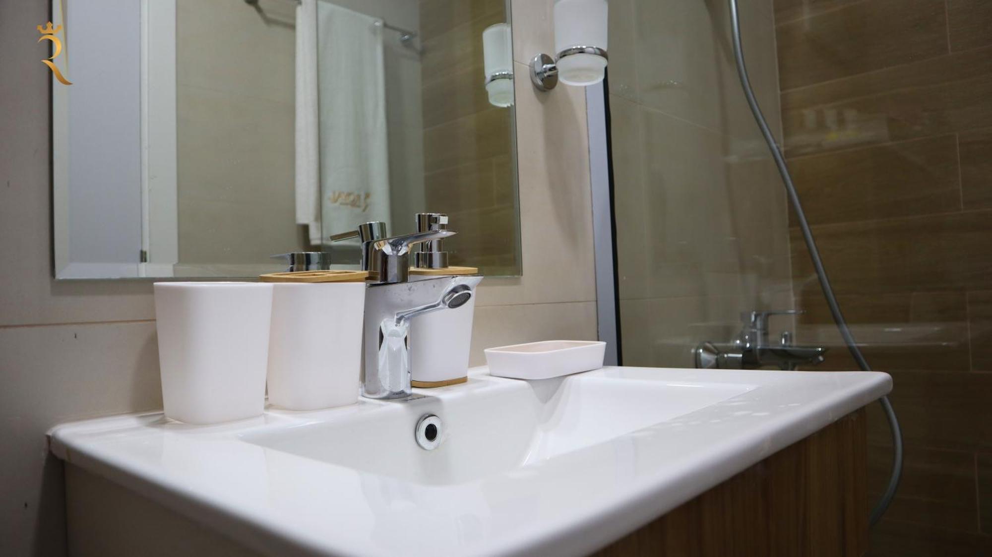 Nest Your 2br In Masdar Apartment