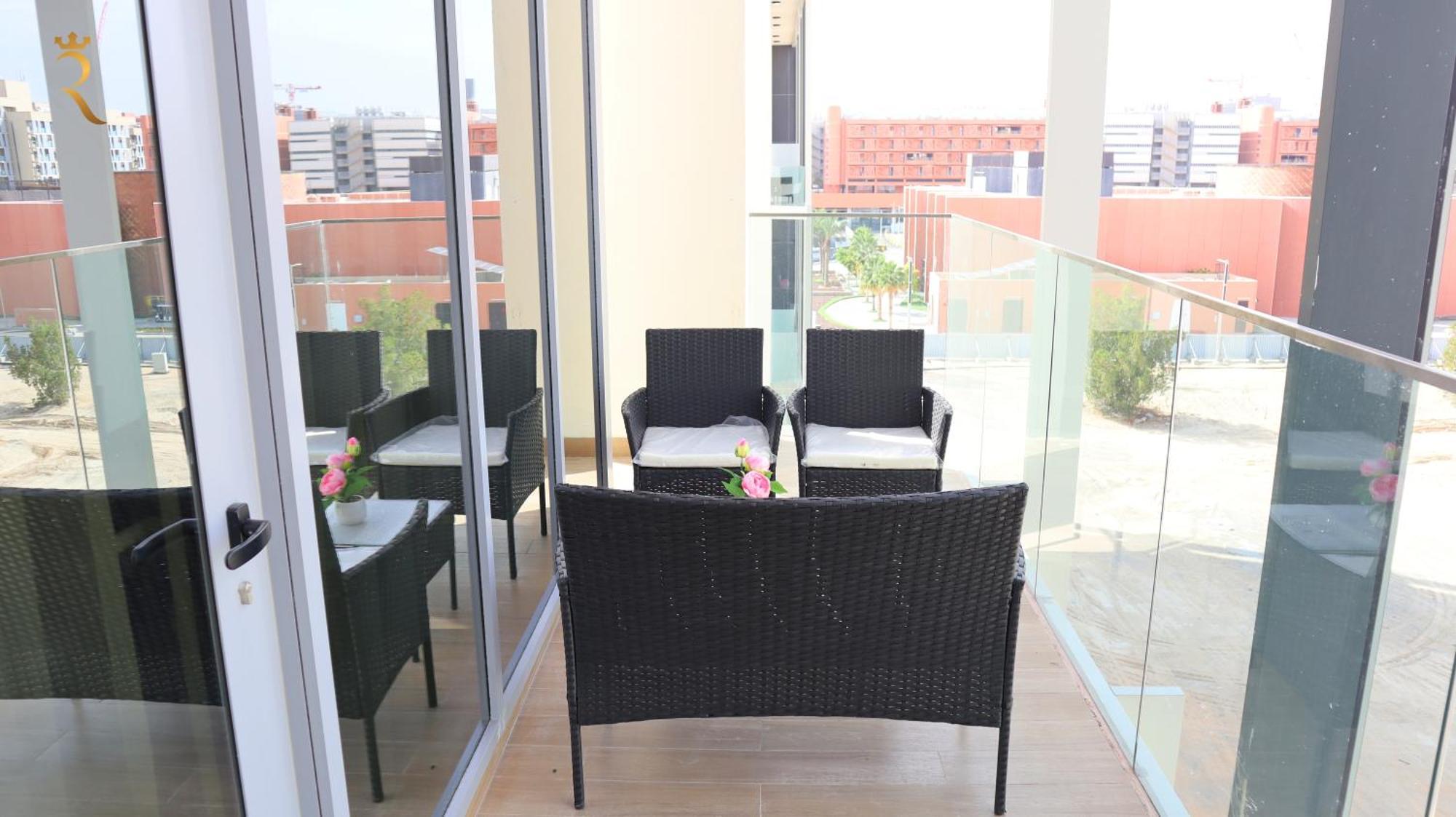Apartment Nest Your 2br In Masdar